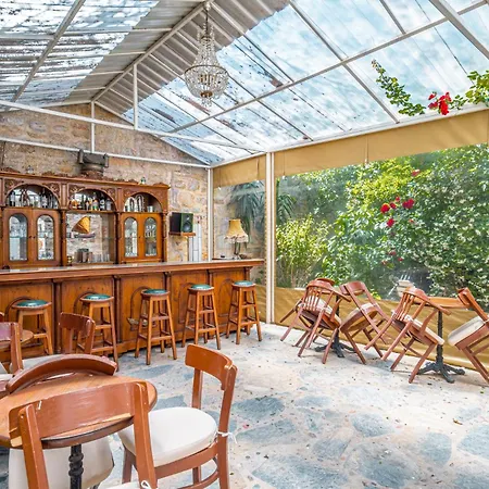 Ha La Bed & Breakfast