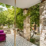 Bed & Breakfast Ha La 4*