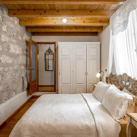 哈拉博德鲁姆酒店 *